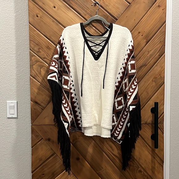 Idyllwind by Miranda Lambert, poncho - Picture 8 of 8